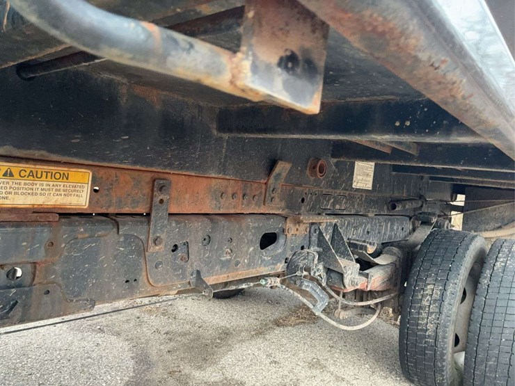 2022-ford-f550-image-8