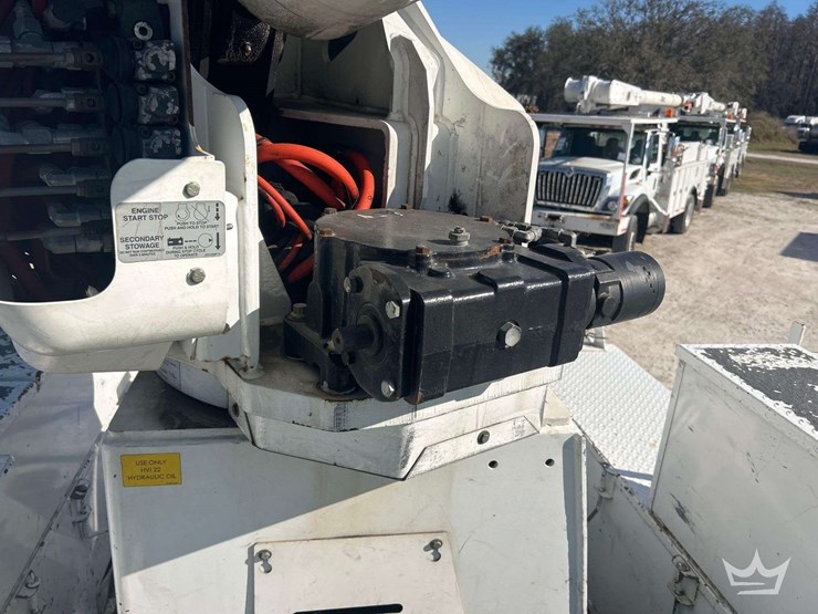 bucket-truck-image-34