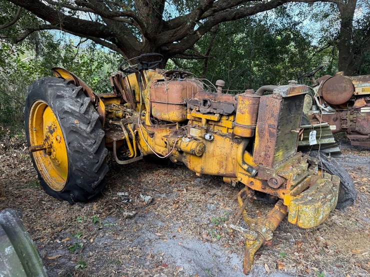 minneapolis-moline-diesel-parts-tractor-image-1