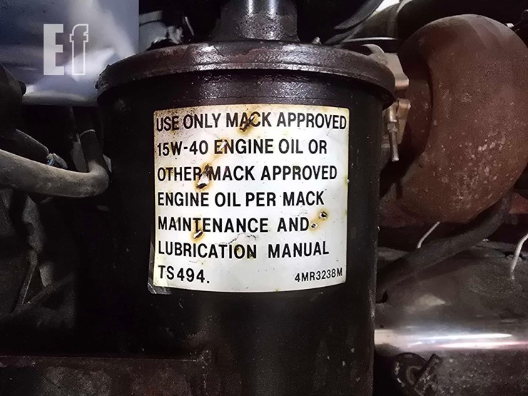 2000-mack-ch613-image-39