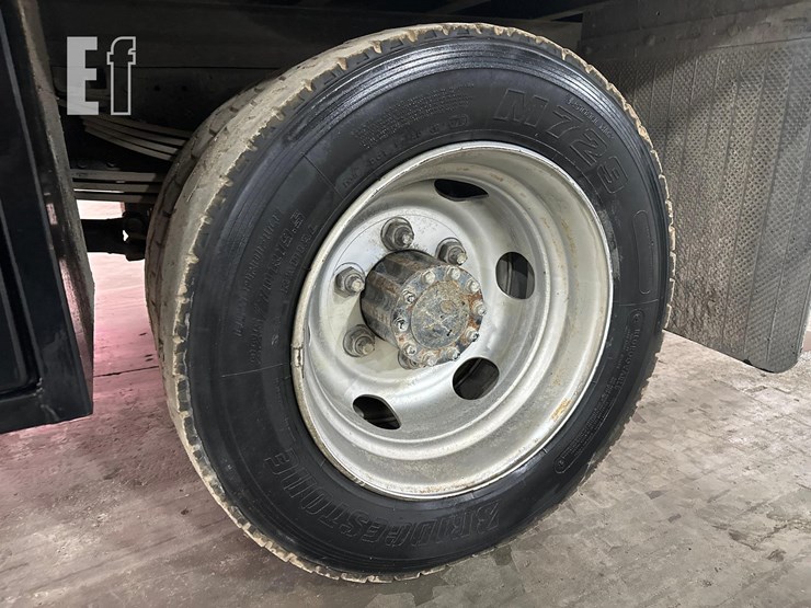 2015-hino-195-image-17