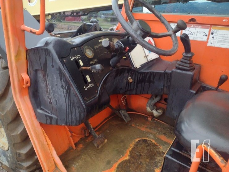 2005-jlg-g9-43a-image-10