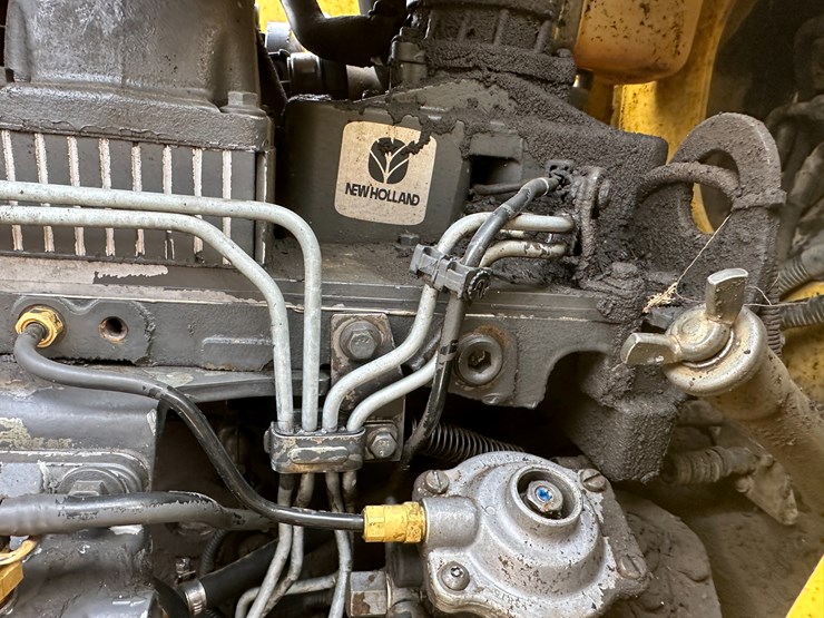 new-holland-lb75b-image-64