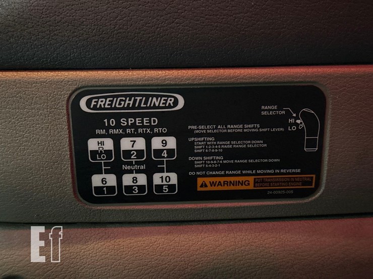 2014-freightliner-cascadia-125-image-23