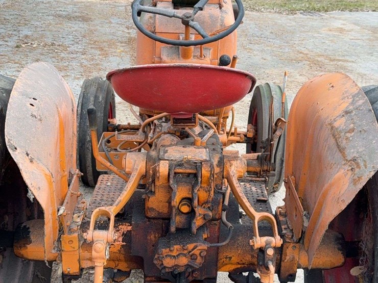 minneapolis-moline-335-image-20