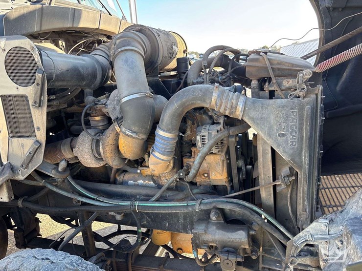 2016-kenworth-t800-image-24