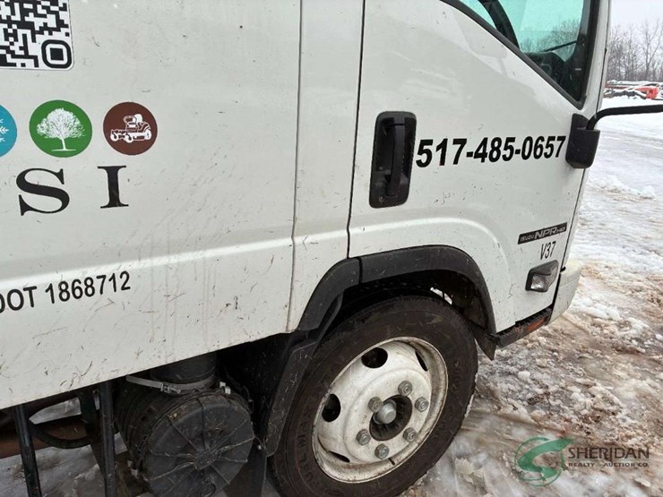 2023-isuzu-npr-image-20