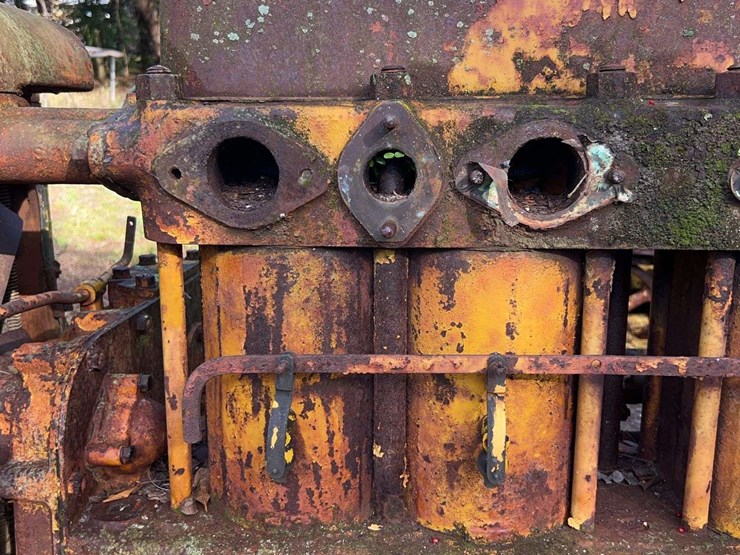 caterpillar-thirty-image-34