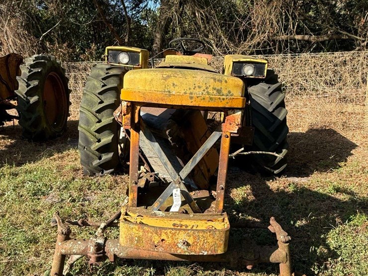 minneapolis-moline-parts-tractor-image-2