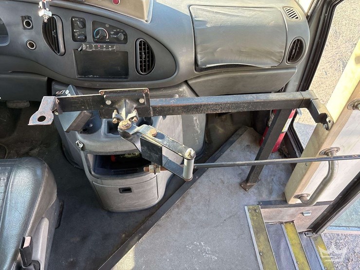 2003-ford-e450-image-29