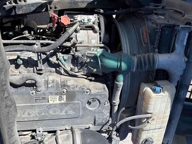 2006-volvo-vnm-image-16