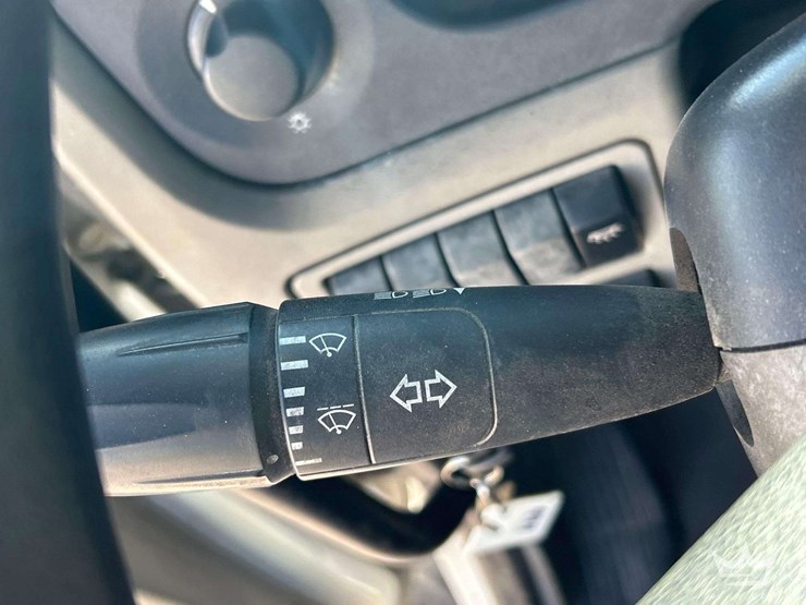 2020-peterbilt-567-image-15