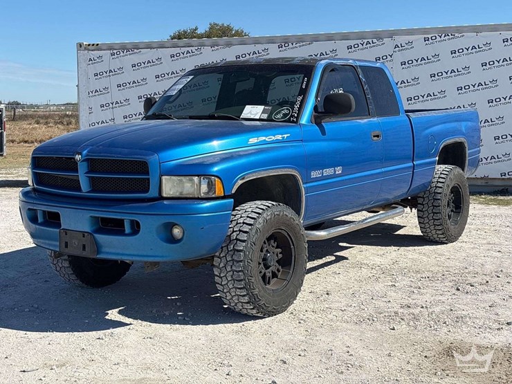 2000-dodge-ram-1500-image-1
