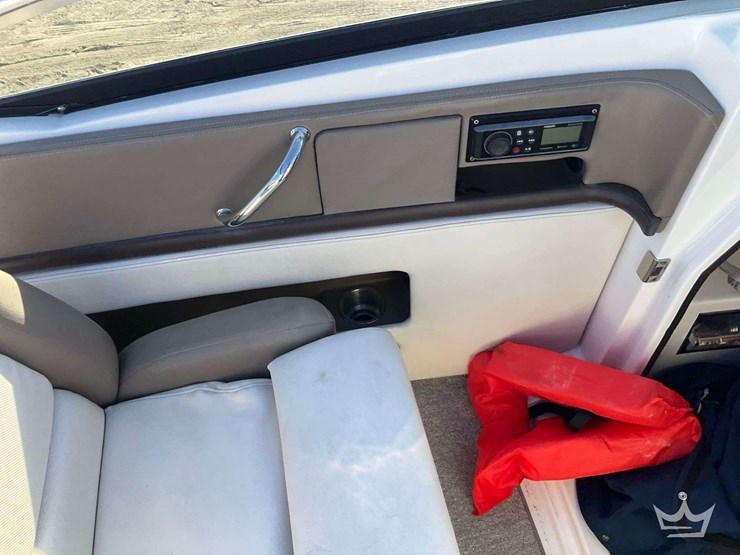 2014-sea-ray-250slx-bowrider-boat-with-t/a-boat-trailer-image-17