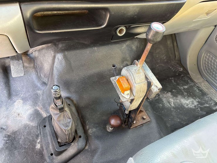 2002-ford-f650-image-31