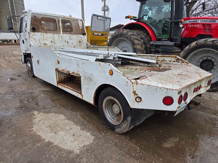 1995-isuzu-straight-truck-image-11