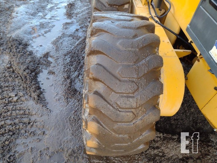 2004-volvo-g86-image-28