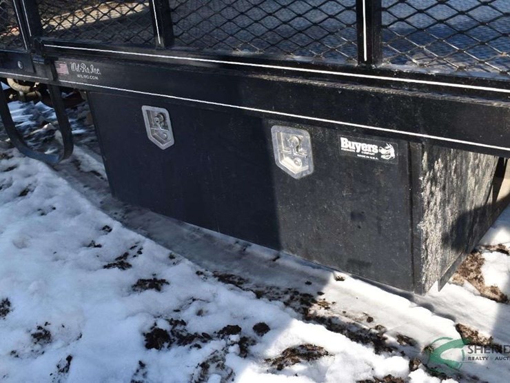 2023-isuzu-npr-image-47