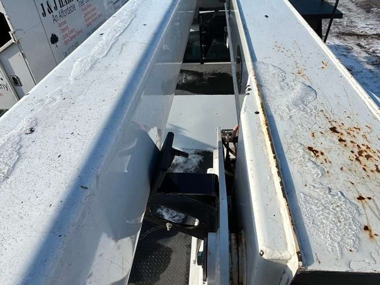 2021-ford-f750-image-18