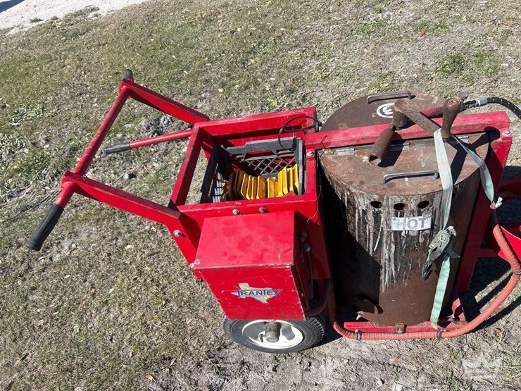 line-striping-machine-image-10