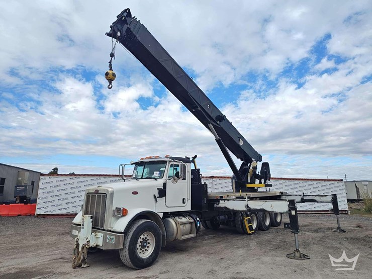 2011-peterbilt-365-image-1