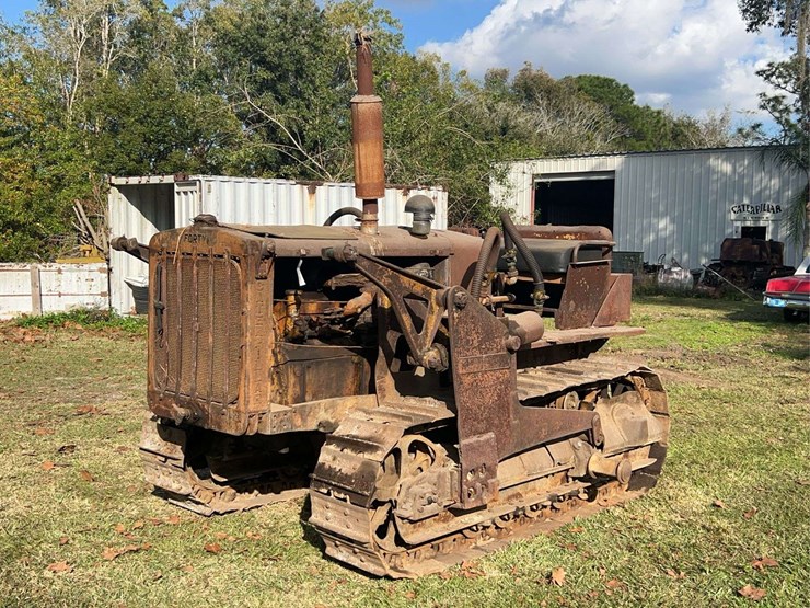 caterpillar-forty-gas-crawler-image-1