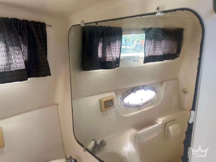 2008-regal-2565-express-cruiser-boat-with-30ft-t/a-continental-boat-trailer-image-38