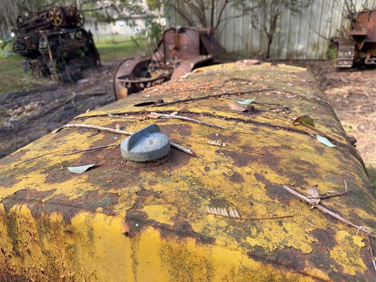 caterpillar-twenty-two-image-43