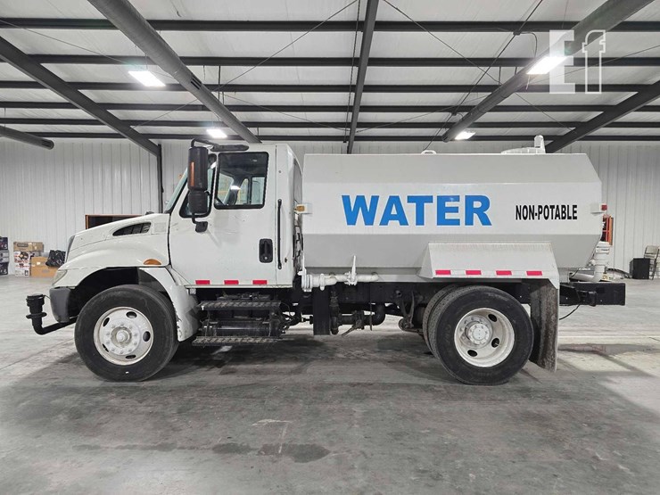 2004-international-durastar-4300-image-5