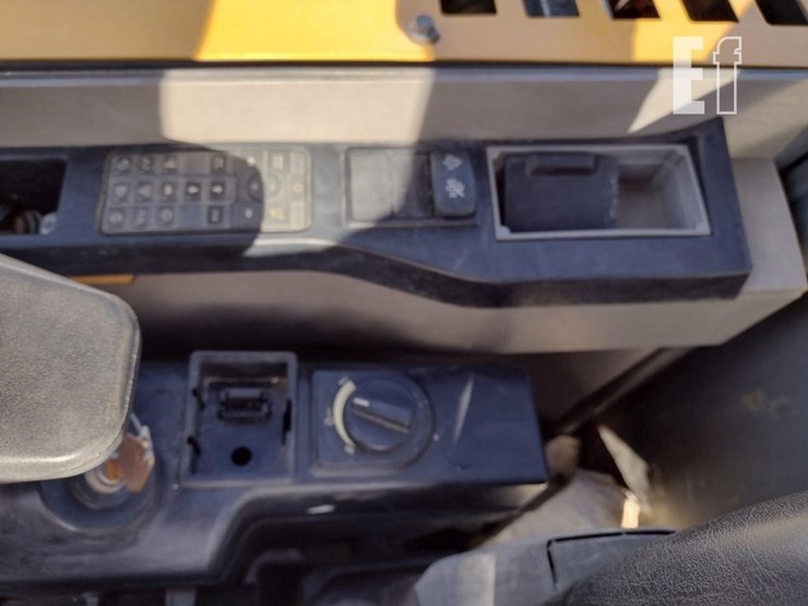 2016-volvo-ecr58d-image-9