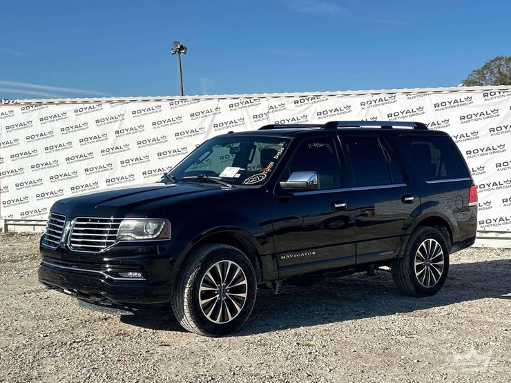 2016-lincoln-navigator-image-1