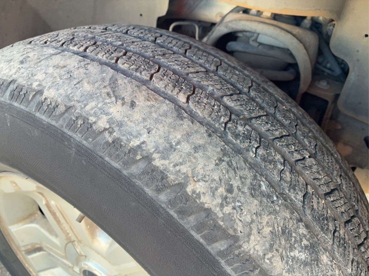 2012-chevrolet-tahoe-lt-image-33