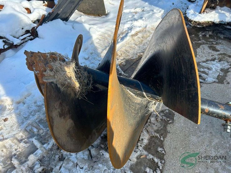 bobcat-auger-power-head-with-large-bit-image-4