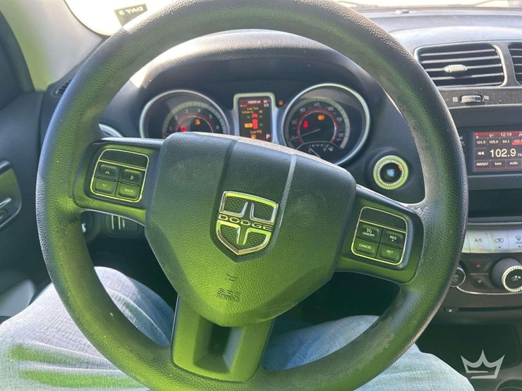 2015-dodge-journey-sxt-image-18