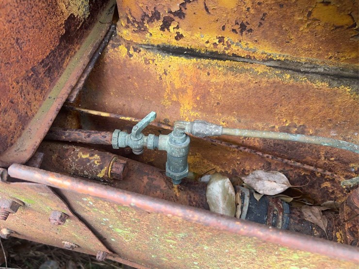 caterpillar-2-ton-crawler-image-22