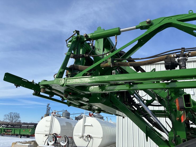 2018-john-deere-r4038-image-32