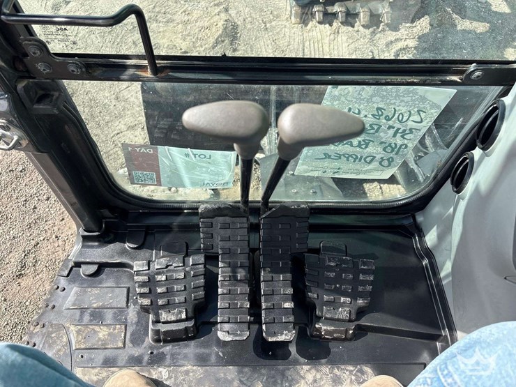 2022-case-cx145dsr-image-15