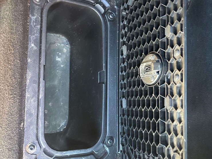 2012-dodge-1500-image-21