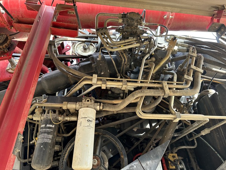 #38416-•-2016-case-axial-flow-8240-prwd-combine-yfg230343-image-31