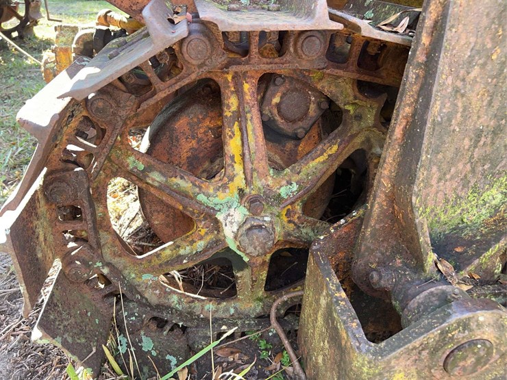 caterpillar-r2-image-51