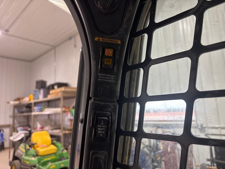 bobcat-t550-image-13