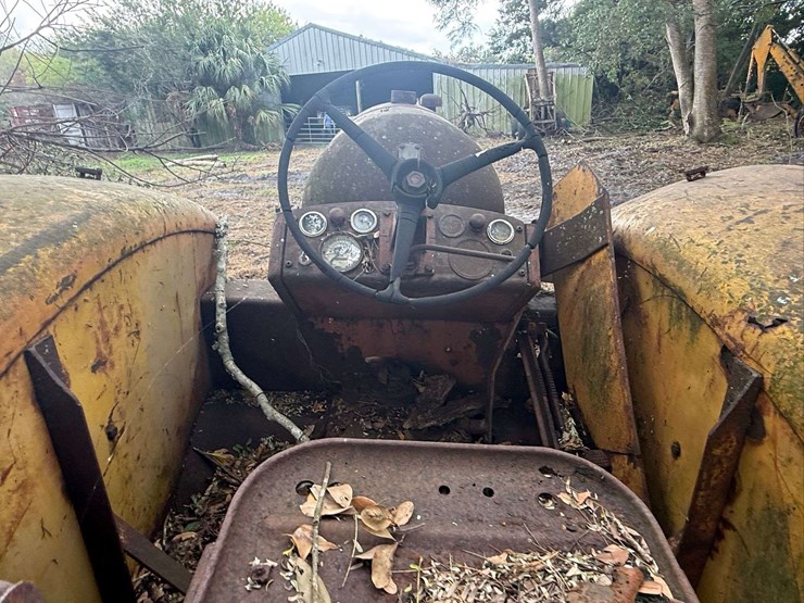 minneapolis-moline-g706-image-10