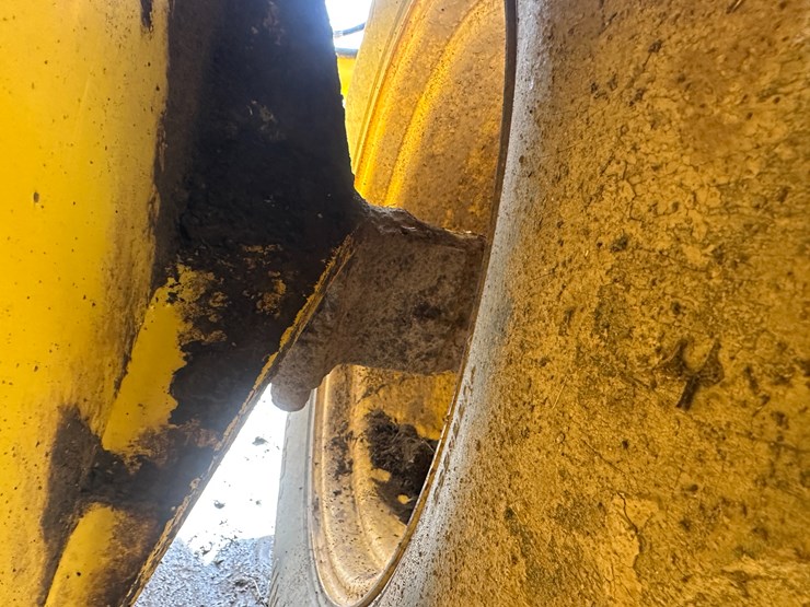 new-holland-lb75b-image-12