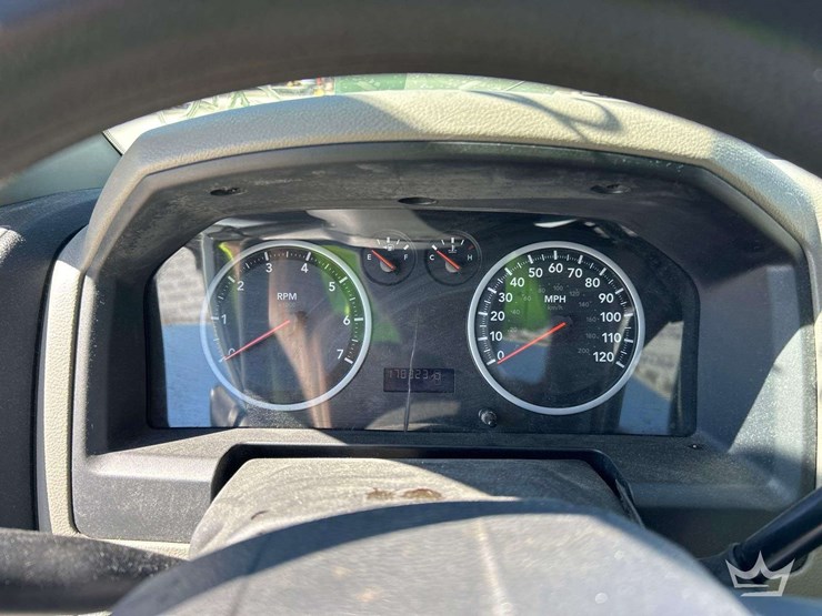 2012-dodge-1500-image-16