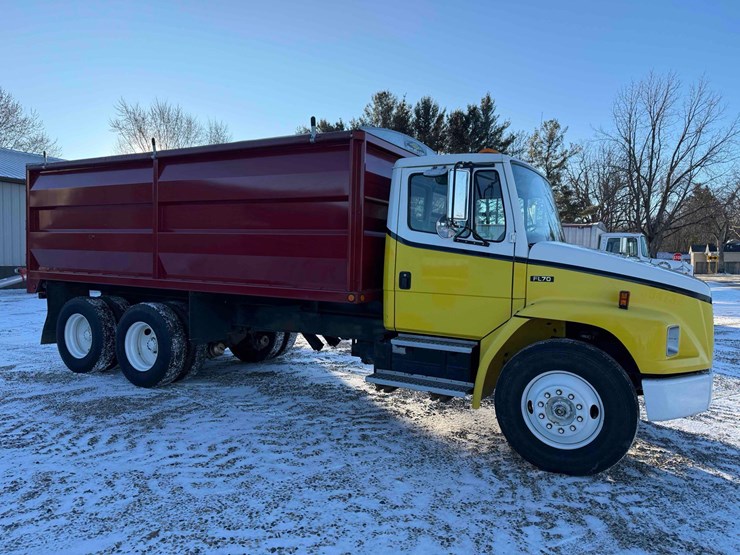 1984-freightliner-fl70-image-3