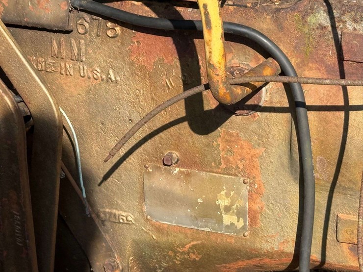 minneapolis-moline-parts-tractor-image-11