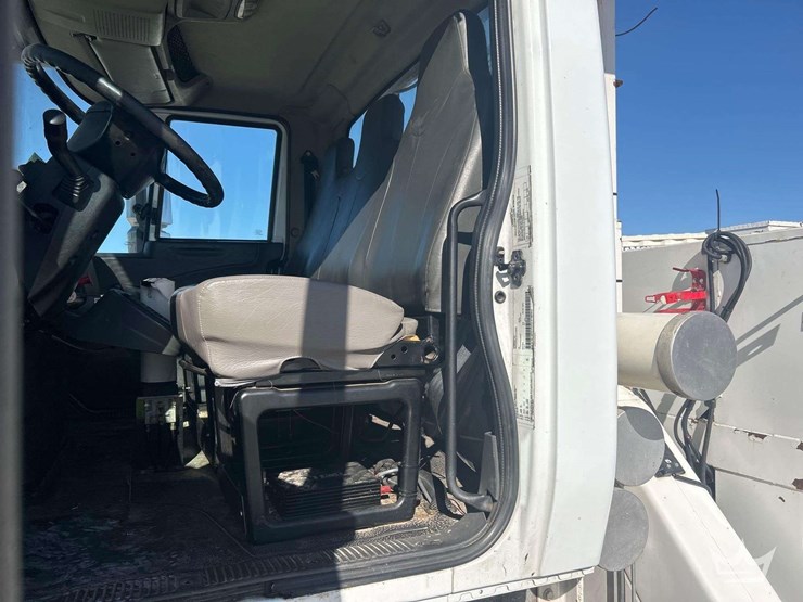 bucket-truck-image-13