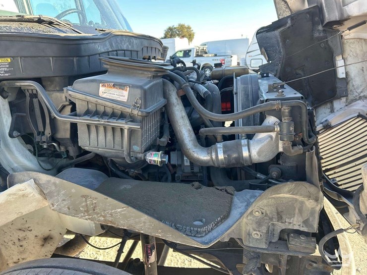 2011-international-durastar-4300-image-9