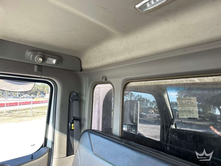 2020-peterbilt-567-image-20