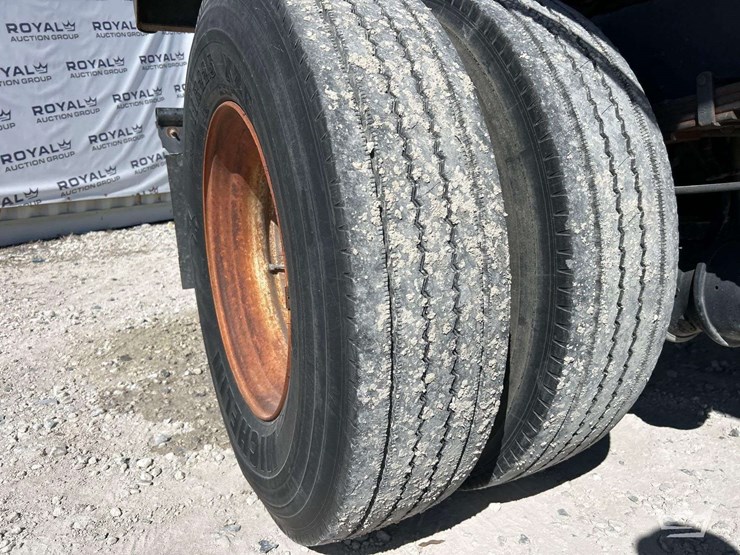 2006-ford-f650-image-27